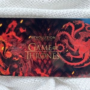 Revolution Game of Thrones pallet